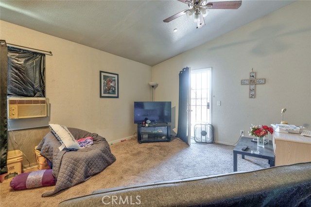 Detail Gallery Image 5 of 26 For 435 E San Pedro St, Merced,  CA 95341 - 5 Beds | 2 Baths