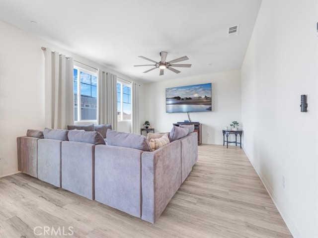 Detail Gallery Image 16 of 38 For 12708 Ojo Caliente St, Victorville,  CA 92392 - 4 Beds | 3 Baths