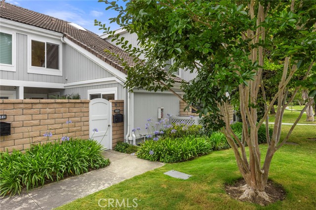 Detail Gallery Image 3 of 59 For 3742 Montego Dr, Huntington Beach,  CA 92649 - 3 Beds | 3 Baths