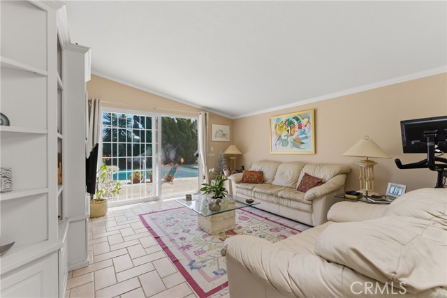 Detail Gallery Image 14 of 42 For 3030 Samoa, Costa Mesa,  CA 92626 - 4 Beds | 3 Baths