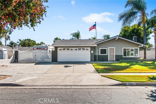 Detail Gallery Image 1 of 38 For 844 W Francis St, Corona,  CA 92882 - 4 Beds | 2 Baths