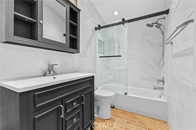 Detail Gallery Image 17 of 27 For 869 Fillmore Ct, Hemet,  CA 92543 - 3 Beds | 2/1 Baths