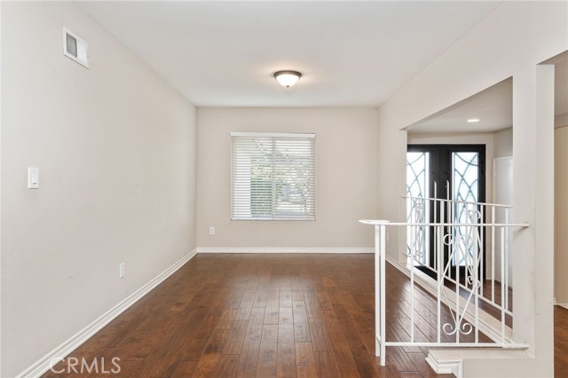 Detail Gallery Image 14 of 29 For 12724 Byron Ave, Granada Hills,  CA 91344 - 4 Beds | 2 Baths