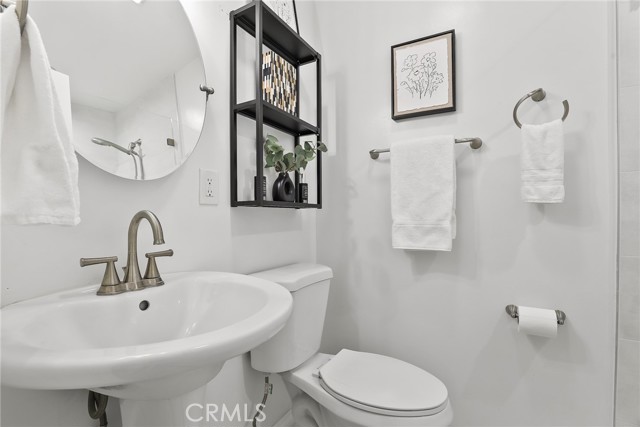 10000 Amestoy Avenue photo 14