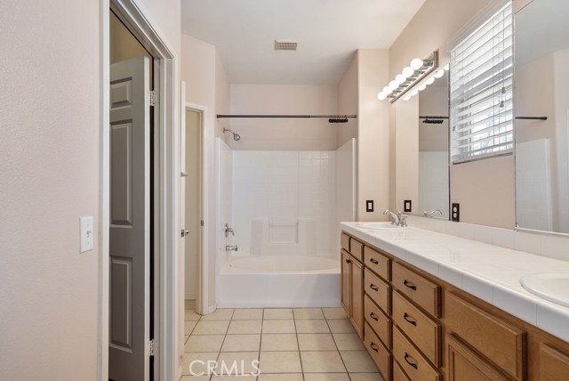 Detail Gallery Image 28 of 36 For 4265 Emerald Ave, La Verne,  CA 91750 - 3 Beds | 2/1 Baths