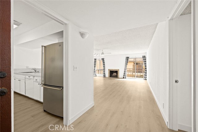 1127 E Del Mar Boulevard, Pasadena CA: https://media.crmls.org/medias/c469ea08-864b-4d17-ad87-1d4391e3c8f6.jpg