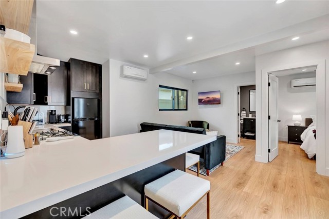 Detail Gallery Image 2 of 17 For 3519 E Colorado, Long Beach,  CA 90814 - 6 Beds | 6 Baths