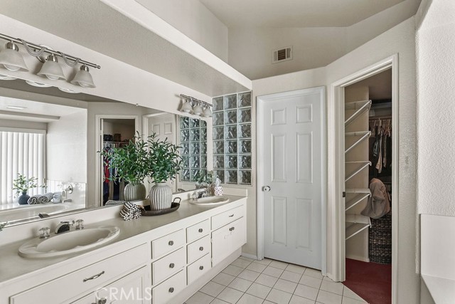 Detail Gallery Image 16 of 40 For 22720 Springmist Dr, Moreno Valley,  CA 92557 - 4 Beds | 2/1 Baths