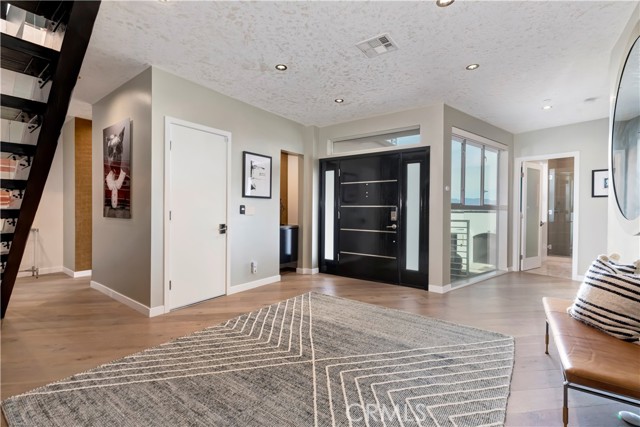 Detail Gallery Image 3 of 43 For 11698 Picturesque, Studio City,  CA 91604 - 3 Beds | 2/1 Baths