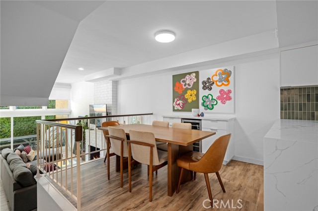 Detail Gallery Image 8 of 31 For 5435 Yarmouth #7,  Encino,  CA 91316 - 2 Beds | 2/1 Baths