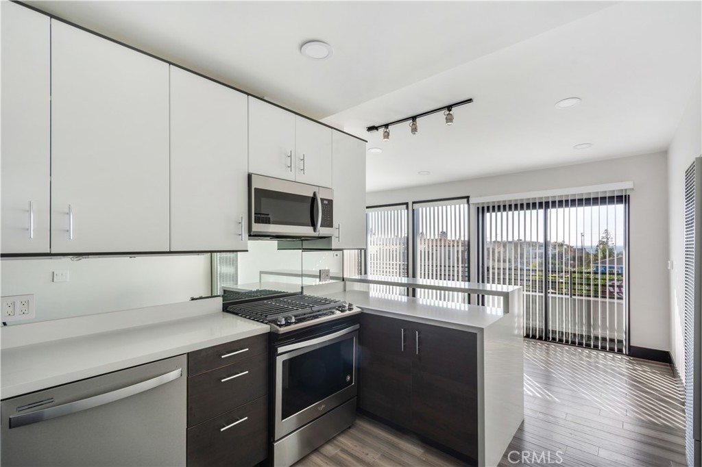 MLS #OC26003055 image #6