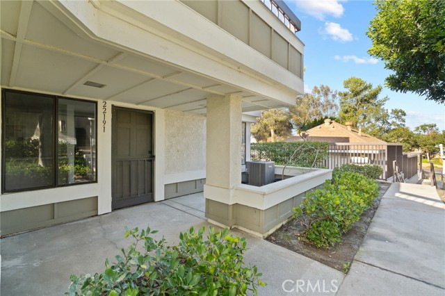 Detail Gallery Image 2 of 18 For 22191 Center Pointe 2a,  Lake Forest,  CA 92630 - 1 Beds | 1 Baths