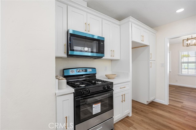 121 Myrtle Street, Bakersfield CA: https://media.crmls.org/medias/c46c350e-3952-4a4e-8bac-5bc0b3bb6a6e.jpg