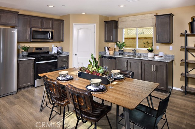 Detail Gallery Image 7 of 18 For 8491 Peachwillow Ct, Jurupa Valley,  CA 92509 - 4 Beds | 2/1 Baths