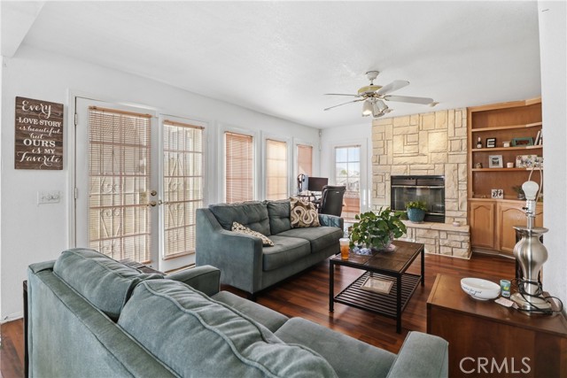 Detail Gallery Image 14 of 39 For 14260 Meadow Grove, Victorville,  CA 92395 - 3 Beds | 2/1 Baths