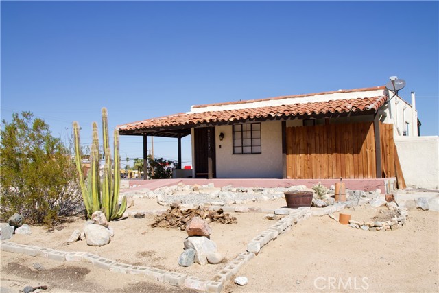 73752 Crestview Drive, 29 Palms CA: https://media.crmls.org/medias/c46ca917-2682-49a6-a305-c319250660a3.jpg
