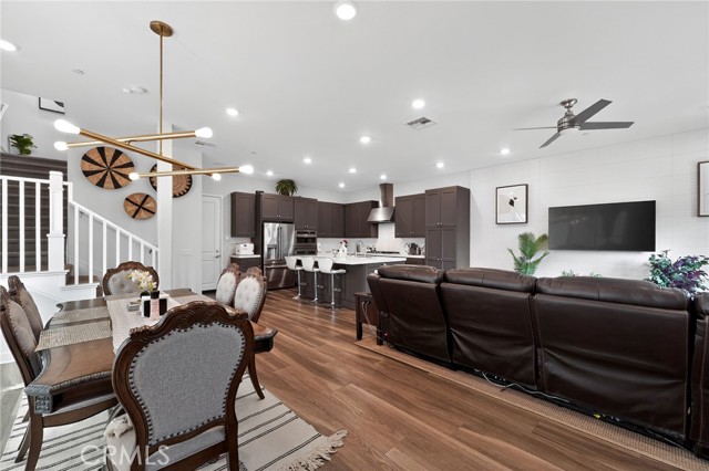 Detail Gallery Image 3 of 33 For 27508 Feathery Cassia, Valencia,  CA 91381 - 3 Beds | 2/1 Baths