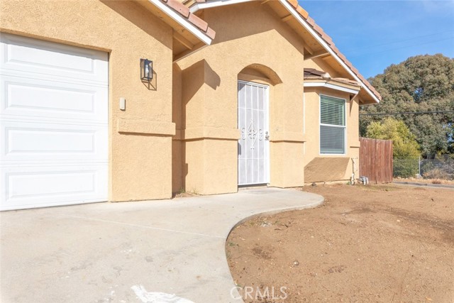 Detail Gallery Image 7 of 48 For 33163 Friar Tuck Way, Lake Elsinore,  CA 92530 - 4 Beds | 2/1 Baths