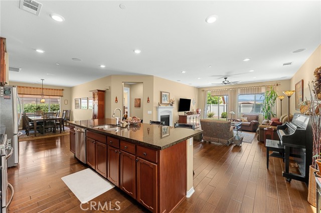 4011 Blackberry Drive, San Bernardino CA: https://media.crmls.org/medias/c46ecbf2-1809-4b62-b181-4a15303f69c5.jpg