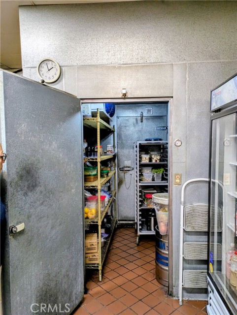  Commercial for Sale in Encino, California