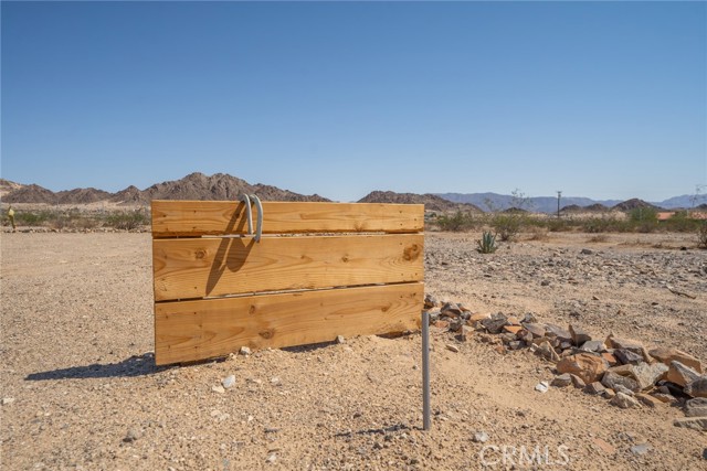 79124 Valle Vista Road, 29 Palms CA: https://media.crmls.org/medias/c46f5864-6b6e-49a4-98f4-8924ea03b80c.jpg
