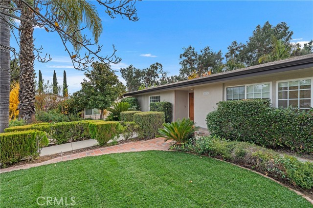 Detail Gallery Image 35 of 35 For 24316 Burbank Bld, Woodland Hills,  CA 91367 - 4 Beds | 2 Baths