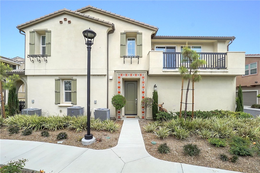 7122 Vernazza Pl, Eastvale, CA 92880