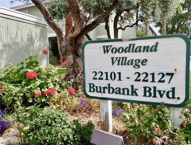 Detail Gallery Image 7 of 10 For 22117 Burbank, Woodland Hills,  CA 91367 - 2 Beds | 1/1 Baths