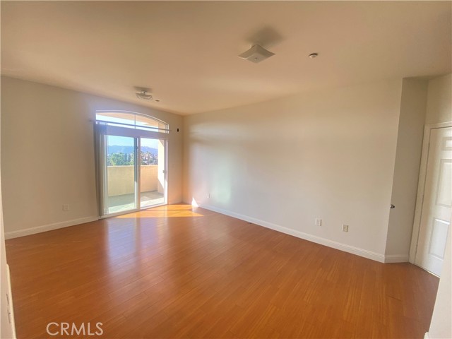 Detail Gallery Image 2 of 15 For 3711 Baldwin, Los Angeles,  CA 90031 - 2 Beds | 3 Baths