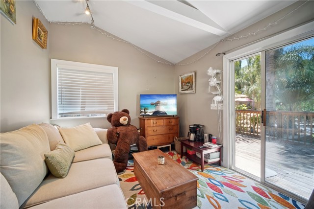 16857 Colven Road, Granada Hills CA: https://media.crmls.org/medias/c4719db8-fb69-49cf-bf82-54e189c6e09d.jpg