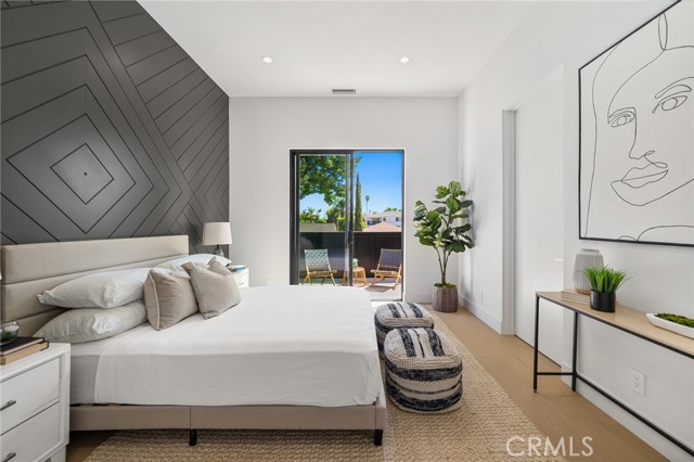 5945 Hesperia Avenue, Encino CA: https://media.crmls.org/medias/c4720789-5d51-4649-aa99-aab73ee50b21.jpg