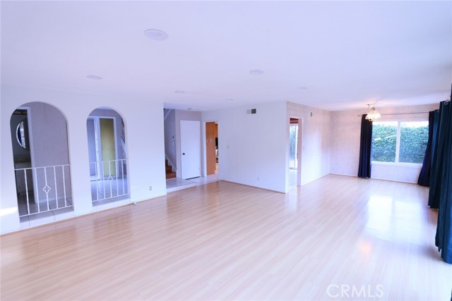 Detail Gallery Image 6 of 18 For 15241 Touraine Way, Irvine,  CA 92604 - 4 Beds | 2/1 Baths