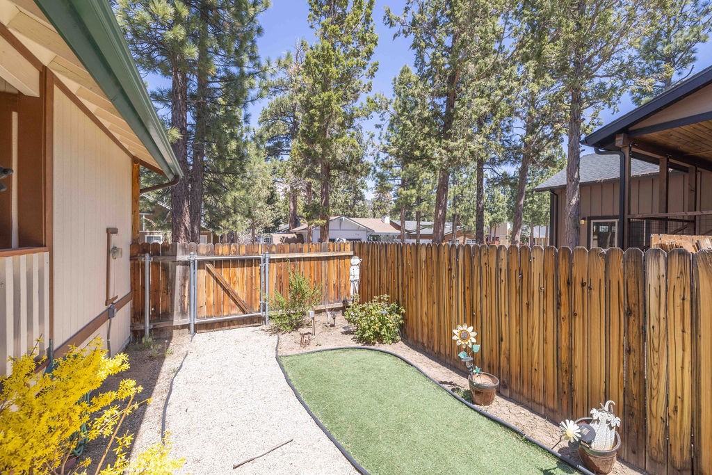 https://media.crmls.org/medias/c473173f-efff-4859-9c7f-faf0cb01170f.jpg?preset=X-Large