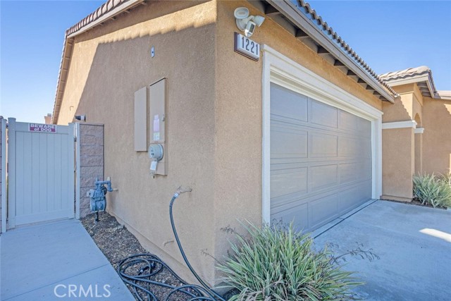 Detail Gallery Image 4 of 28 For 1221 Regency Ave, Hemet,  CA 92543 - 3 Beds | 2 Baths