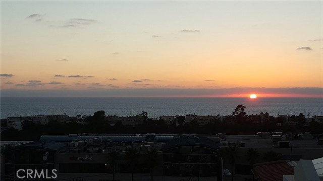 910 17th Street, Hermosa Beach CA: https://media.crmls.org/medias/c4737b67-911b-4f7c-87f5-16b16dbbfb4f.jpg