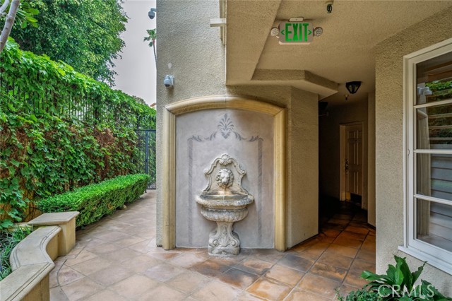 Detail Gallery Image 27 of 31 For 11740 W Sunset Bld #14,  Los Angeles,  CA 90049 - 2 Beds | 3 Baths