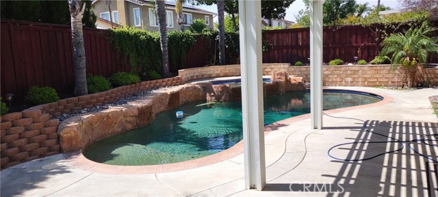 Detail Gallery Image 3 of 6 For 23935 via Alisol, Murrieta,  CA 92562 - 5 Beds | 3 Baths