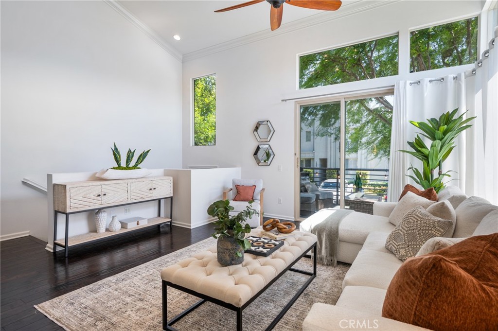 5547 Strand #101