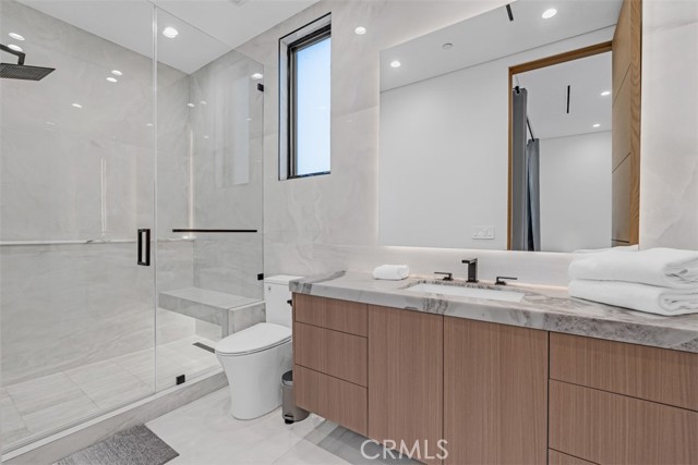 Detail Gallery Image 36 of 50 For 13016 Chandler, Sherman Oaks,  CA 91401 - 6 Beds | 6/1 Baths