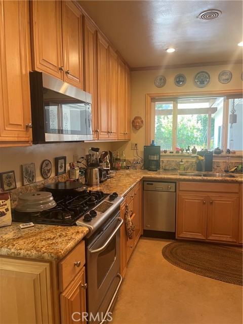 308 N Bowling Green Way, Los Angeles CA: https://media.crmls.org/medias/c47505e7-1e50-4e84-8cd3-abaa5e486835.jpg