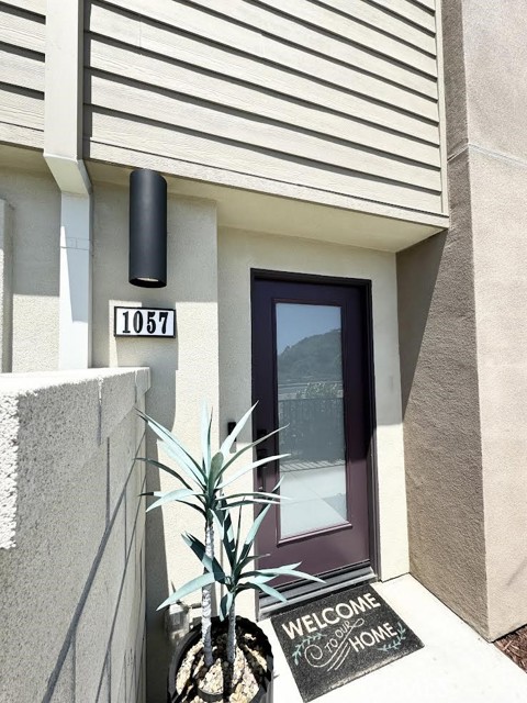 Detail Gallery Image 2 of 39 For 1057 Canal St, Oxnard,  CA 93035 - 3 Beds | 4 Baths