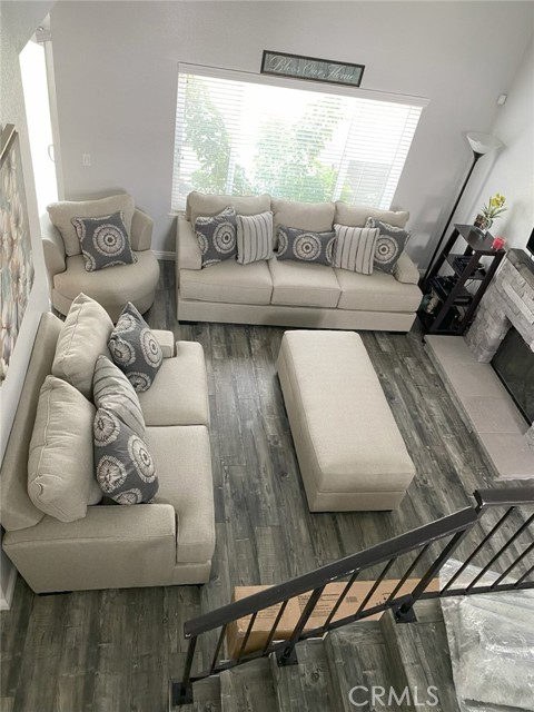 Detail Gallery Image 4 of 6 For 24164 Poppystone, Moreno Valley,  CA 92551 - 3 Beds | 2/1 Baths