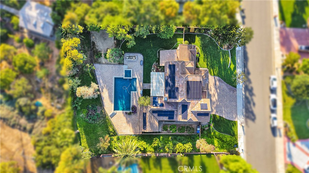https://media.crmls.org/medias/c476480a-d02c-4bbc-bd99-85b13ed71908.jpg?preset=X-Large