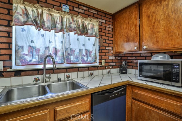 3012 Homer Circle, Jurupa Valley CA: https://media.crmls.org/medias/c476c4c7-7738-4f7a-bbd2-ac84efe439f4.jpg