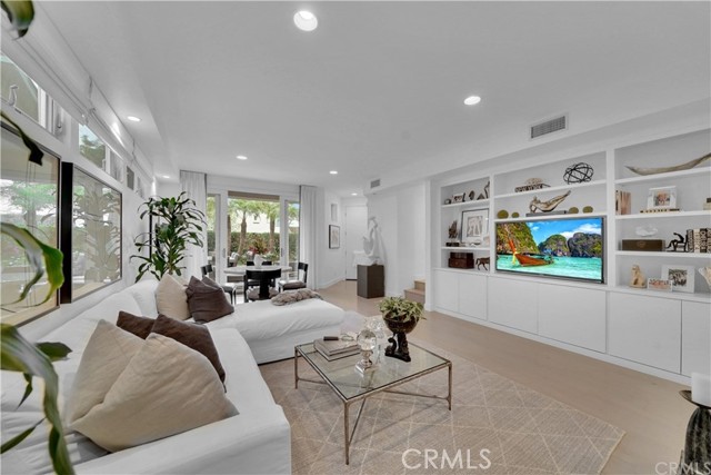 Detail Gallery Image 13 of 28 For 415 Orchid Ave, Corona Del Mar,  CA 92625 - 3 Beds | 2/1 Baths