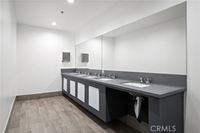800 E Dyer Road, Santa Ana, California 92705, ,Commercial Lease,For Rent,800 E Dyer Road,CRDW25027821