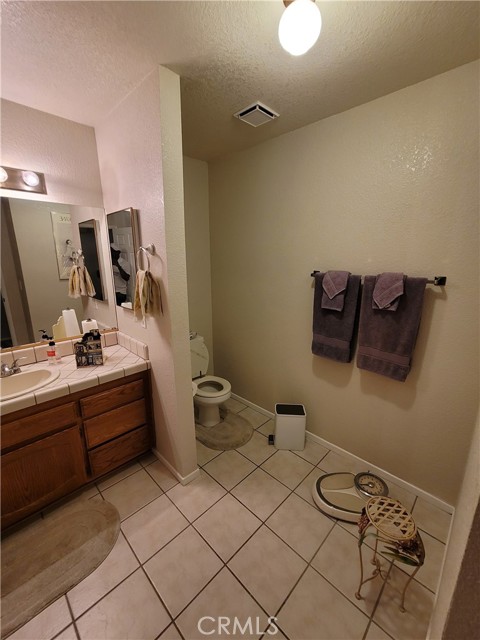 21291 Ramona Avenue, Apple Valley CA: https://media.crmls.org/medias/c4774668-e948-4f3f-9950-657d5ce89f4e.jpg