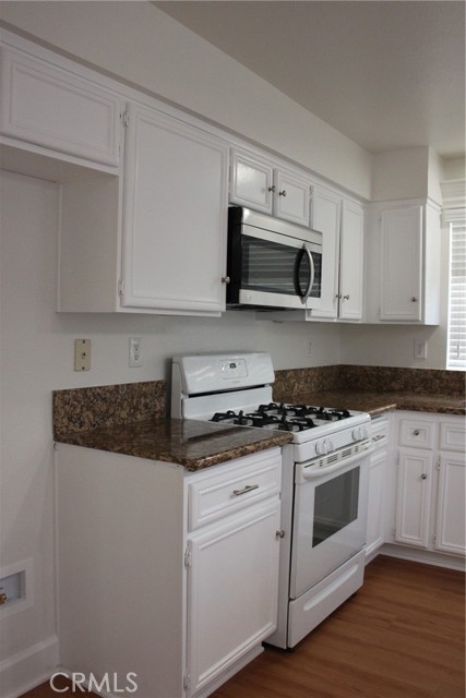 563 E City Court, Anaheim CA: https://media.crmls.org/medias/c477d397-b9bc-4cc7-b807-215906427322.jpg