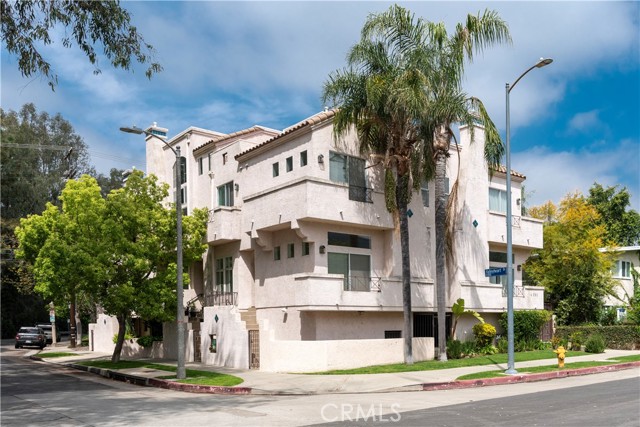 Detail Gallery Image 1 of 29 For 4201 Radford Ave #6,  Studio City,  CA 91604 - 2 Beds | 2/1 Baths