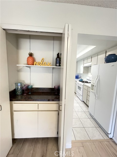 333 Burchett Street, 210 photo 5